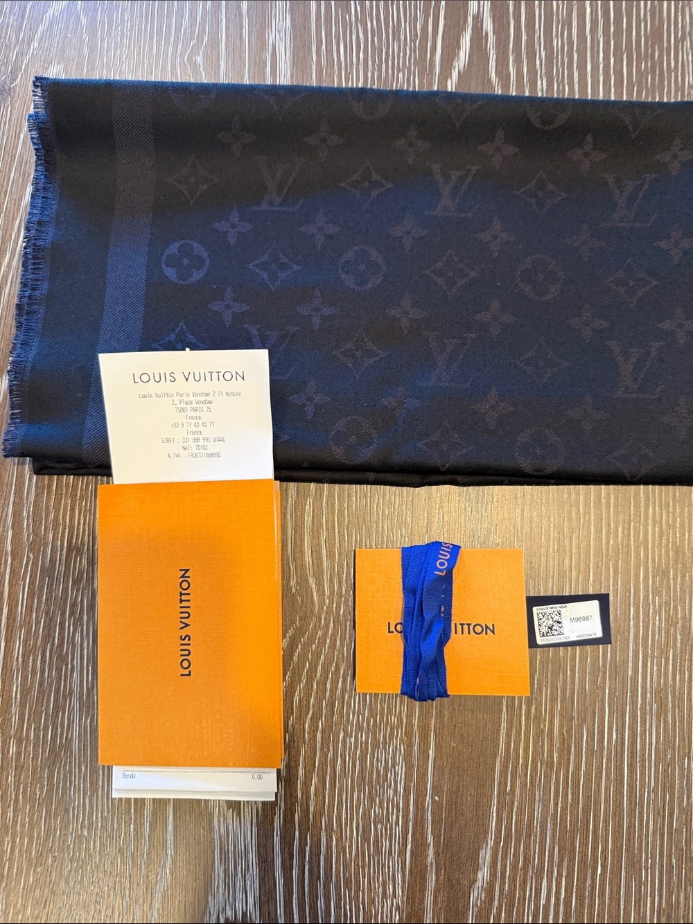 Louis Vuitton Monogram Classic Shawl in Black M96987